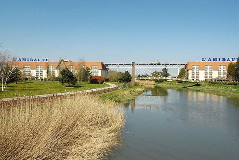 Amiraute Hotel Golf Deauville Touques Exterior foto